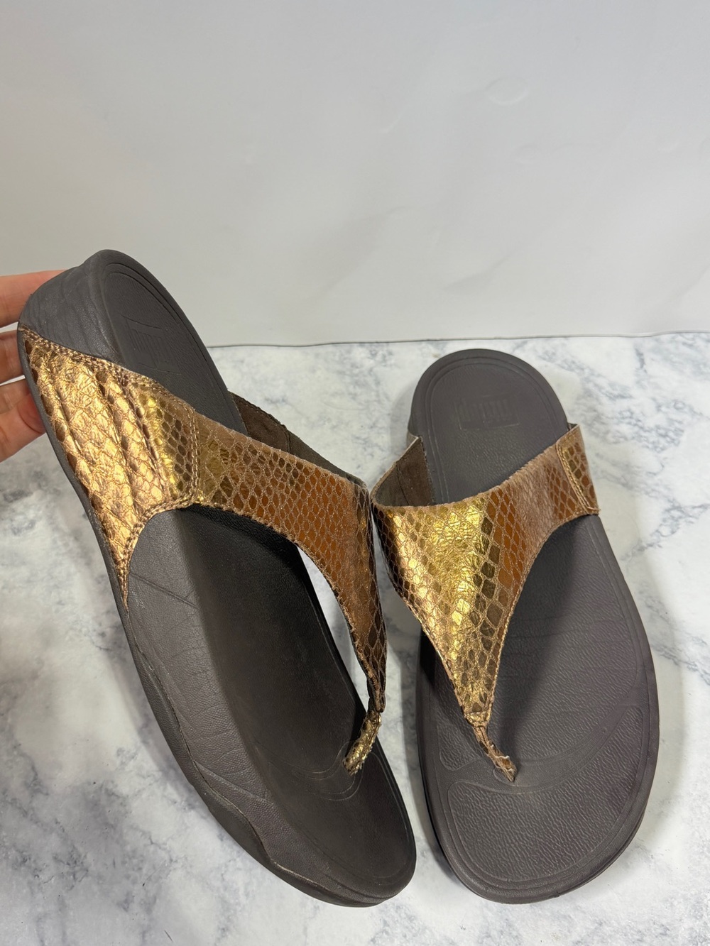 Fitflop Lulu bronze gold reptile thong comfort Sandals size 10